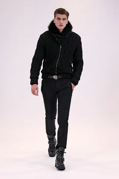 Look 25